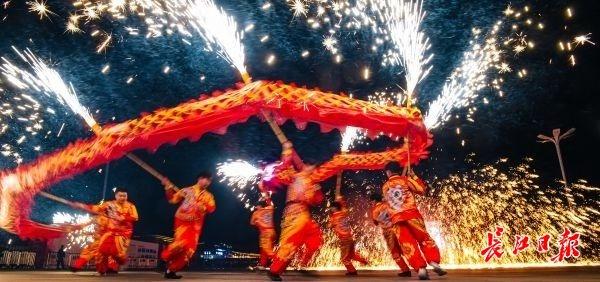 春节假期接待游客33万人次，甘露山文创城点燃“冰雪+”度假热潮