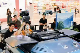 比亚迪豹5智驾版和豹8无人机版广州上市图片