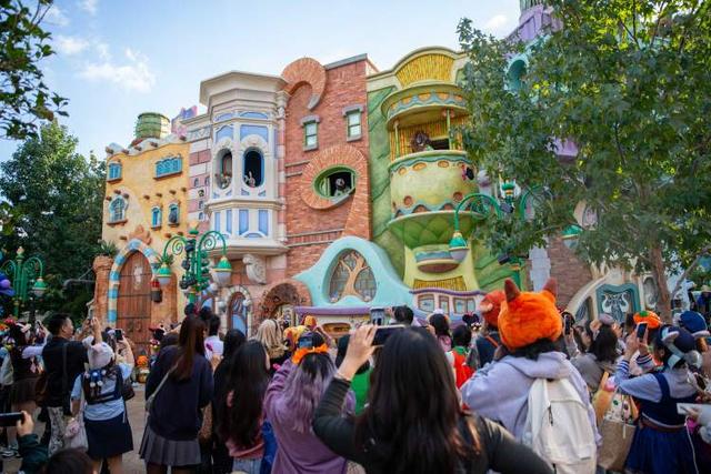 蜘蛛侠高速过山车正推进轨道安装！上海迪士尼度假区3月启动十周年系列庆典，新建项目最新现场图发布