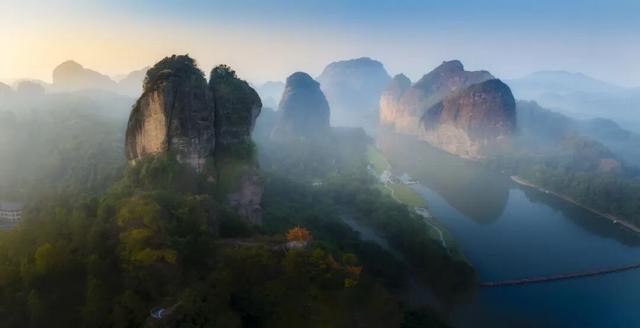 找到了！《异人之下》里囚禁老天师的亭子，就在龙虎山迎仙台！