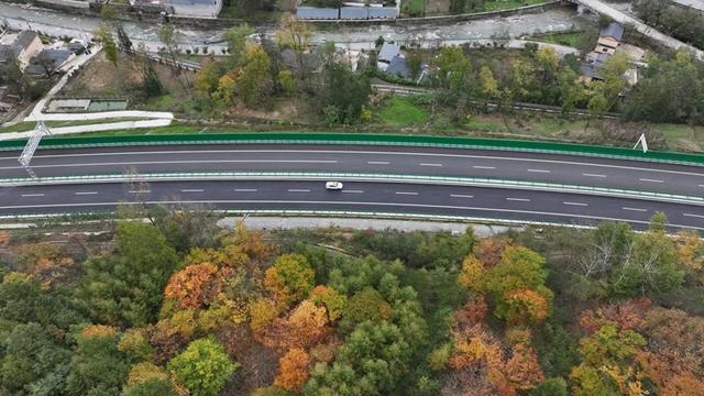 甘肃公交建集团康略高速公路：秋染康略 车行画境