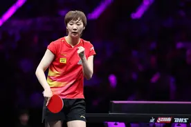 王曼昱因伤退出十五运会资格赛，目前尚无复出时间图片