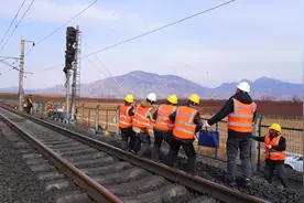 大秦铁路涿鹿车站及区间信号设备大修工程完成图片