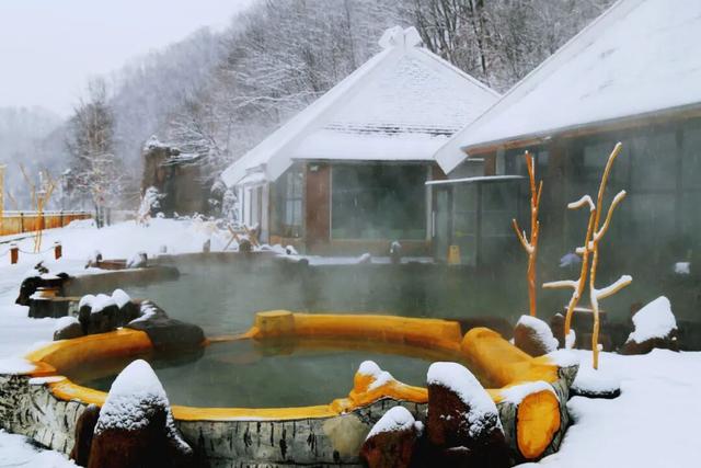 飞雪沐泉 乐享白山 | 玩透白山冰雪！“长白山之冬”五大主题路线推荐攻略请收好！