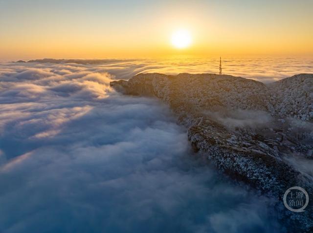 一秒入仙境！金佛山冬雪、日出、云海绝美同框