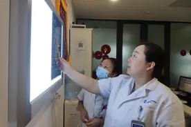 高龄老人罹患外耳道胆脂瘤 重庆仁品开通绿色通道紧急救治图片
