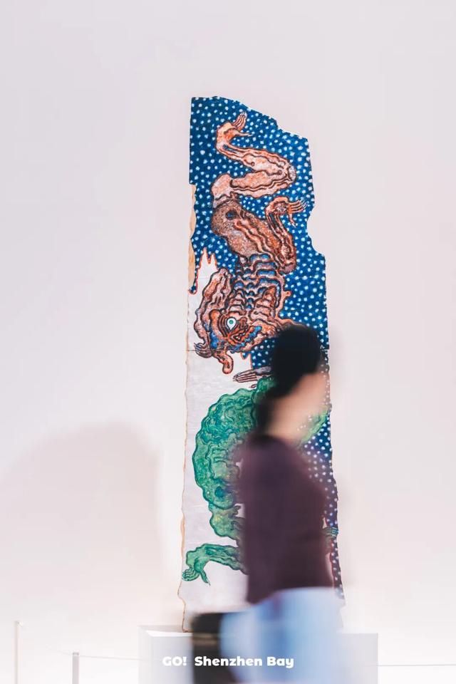 火了！深圳湾“悬浮阿姨”