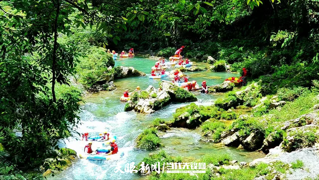 本周五来天眼新闻客户端“闯”高过河，顺手“捞”走奶卡！