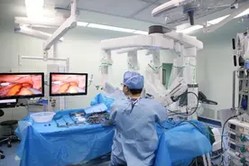 借助机器人精准“操刀”！守护前列腺癌患者健康图片