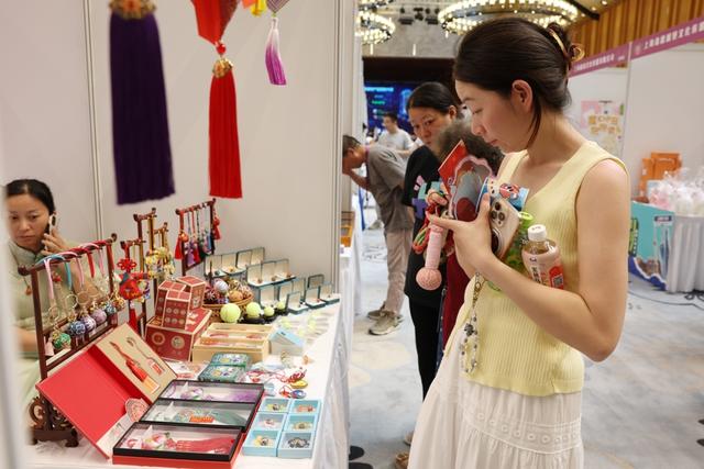 近万项产品线上线下展示，长三角文采会打通供需对接“最后一公里”