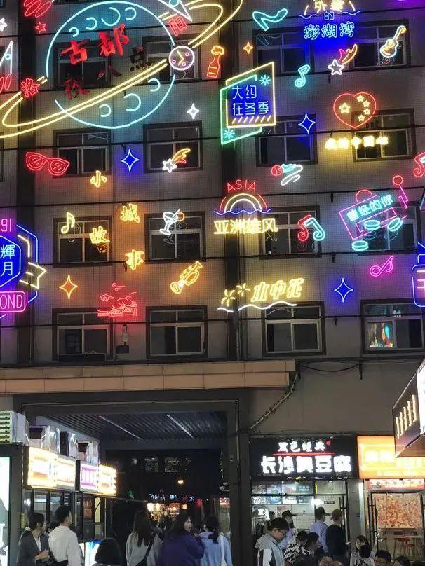 今儿起，在洛阳能边坐地铁边摸「文物」啦！