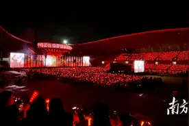 连开两场！薛之谦“天外来物”演唱会在汕头开唱图片