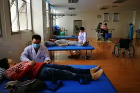 “小孩不吃饭，到方山找李医生！”图片