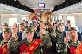东部战区海军2024年秋季首批新兵，顺利抵达军营！图片