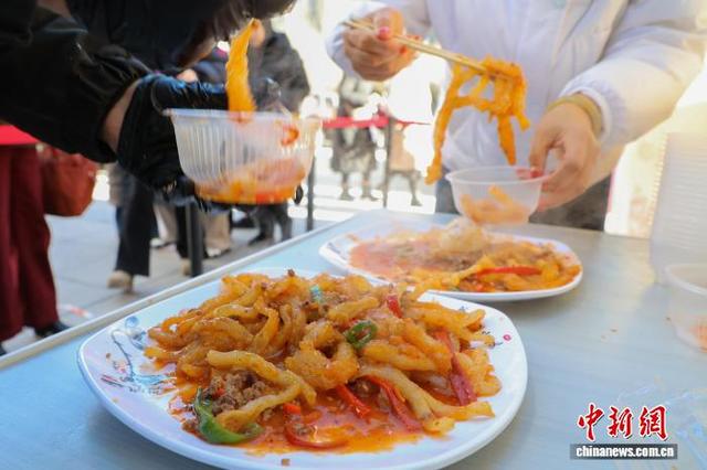 青海西宁：民众重温传统美食文化记忆