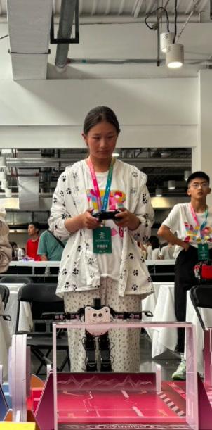 西藏小选手勇闯机器人大赛！听听她怎么说？