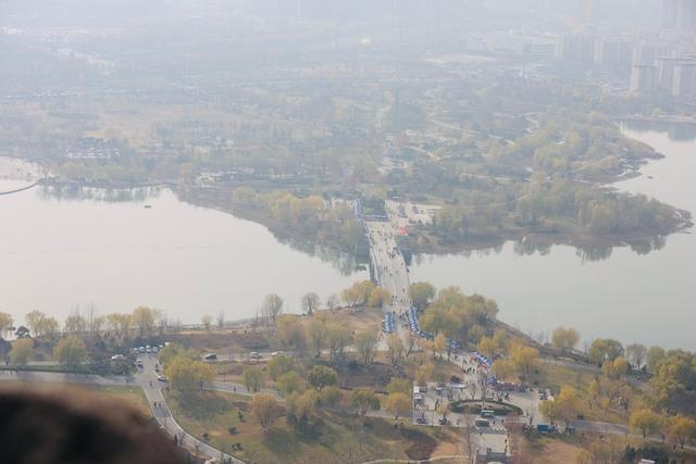 新视界｜济南：“大雪”华山美 游客乐游园