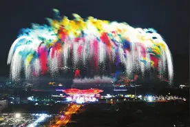 “加特林”哑火 “金钛柳”冲天——浏阳烟花传统产品量价齐跌，创新产品及服务成消费新宠图片
