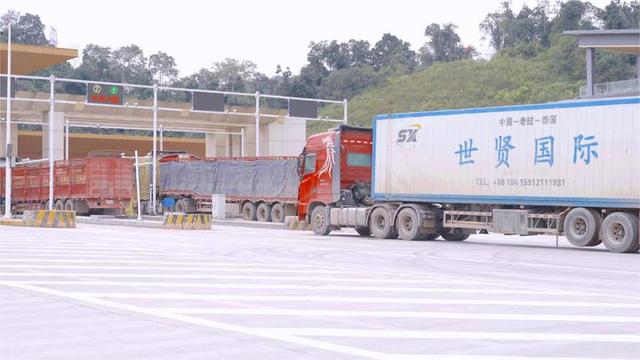 边境口岸听发展｜“火热”的口岸见证开放新活力