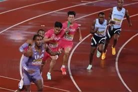 （体育）田径——世界接力赛：中国队无缘男子4X100米接力决赛(2)图片