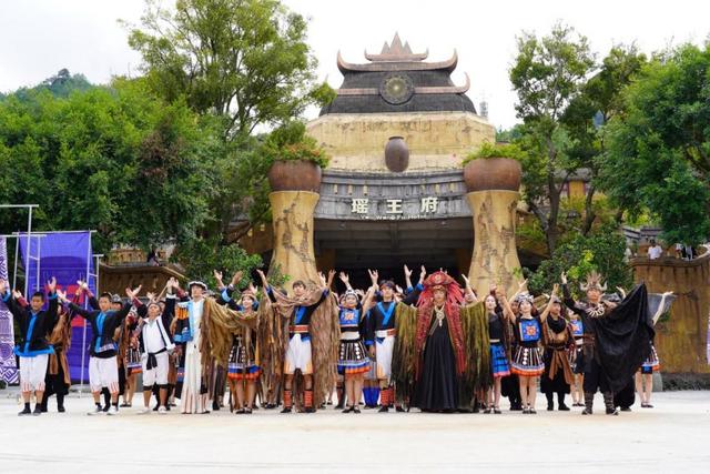 不只是一场演出：在广西深山，我活进了白裤瑶的24小时