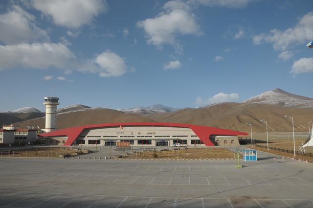 辉煌60载 魅力新西藏｜从1座到8座，在“世界屋脊”上建机场有多难？