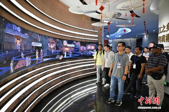邂逅前沿科技与传统工艺 国际航标业者领略工匠精神