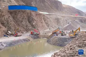 西藏梅帕塘水库工程如期实现截流图片