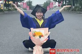 带着瘫痪母亲上大学的广西女孩，下一站：回家乡！图片