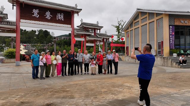 石阡：“情定鸳鸯湖”文旅品牌引客来