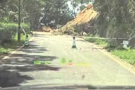 山体滑坡 东部华侨城一盘山公路被堵图片