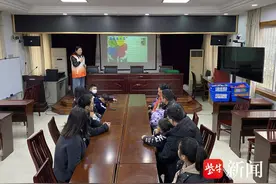 锻炼动手能力和空间想象力！常熟市沙家浜镇沙南村开展“彩虹花梦，彩色童年”绘本手工亲子活动图片