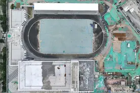 家门口的这座体育场，升级中！图片