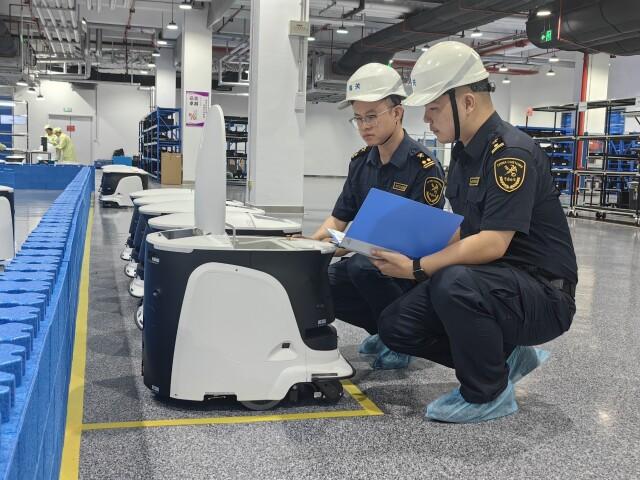 湖南“智造”清洁机器人首次出口德国