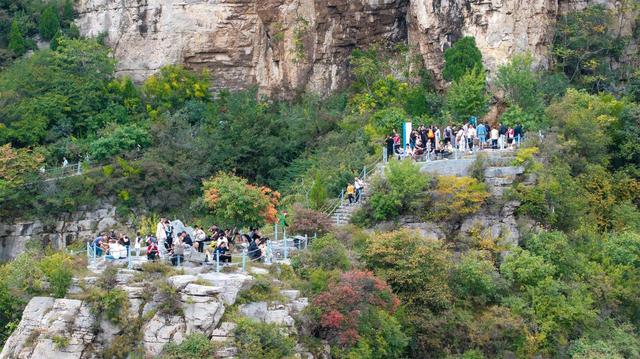 中秋国庆喜相逢，假期乐游潭溪山！高空体验开启“尖叫模式”，抓紧来打卡！