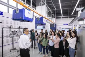 “人工智能+”赋能千行百业！广州人工智能产业发展动力强劲丨聚焦广州“12218” 现代化产业体系 一线调研行⑤图片