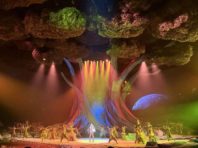 乘上高铁趣巴中，多重优惠享不停！