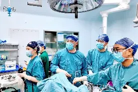 男子查出结石12年没管拖成胆囊癌，医生：不管有没有症状，发现就要切除图片