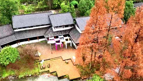 张家界武陵源：层林尽染秋意酣  赴约赏景正当时