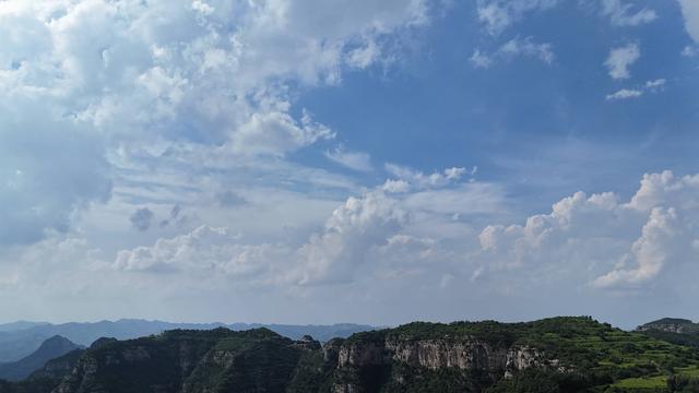 如临仙境！当淄博潭溪山邂逅丁达尔效应