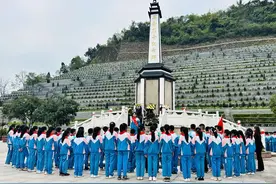 四川少先队开展“铸魂·2024·清明祭英烈”活动图片