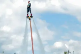 “水上飞人”图片