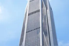 无人机飞巡“体检”深圳第一高楼，效率增十倍，成本减七成图片