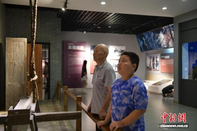 （抗战胜利80周年）探访安徽淮南大通“万人坑”教育馆