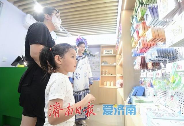 湖光人文共美，大明湖“雨荷馆”见证城市记忆新交融