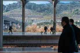 春运途中容易久坐、憋尿、缺水，收好这份健康锦囊图片