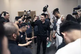 辽宁男篮主帅杨鸣：夺得三连冠并不容易图片