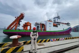 中国首艘，正式入列！图片
