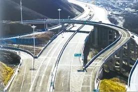 京津冀经济总量连跨6个万亿台阶图片