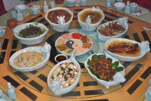 国庆游龙虎山终极指南：门票优惠+潮玩新品+食宿行全攻略，一篇就够！